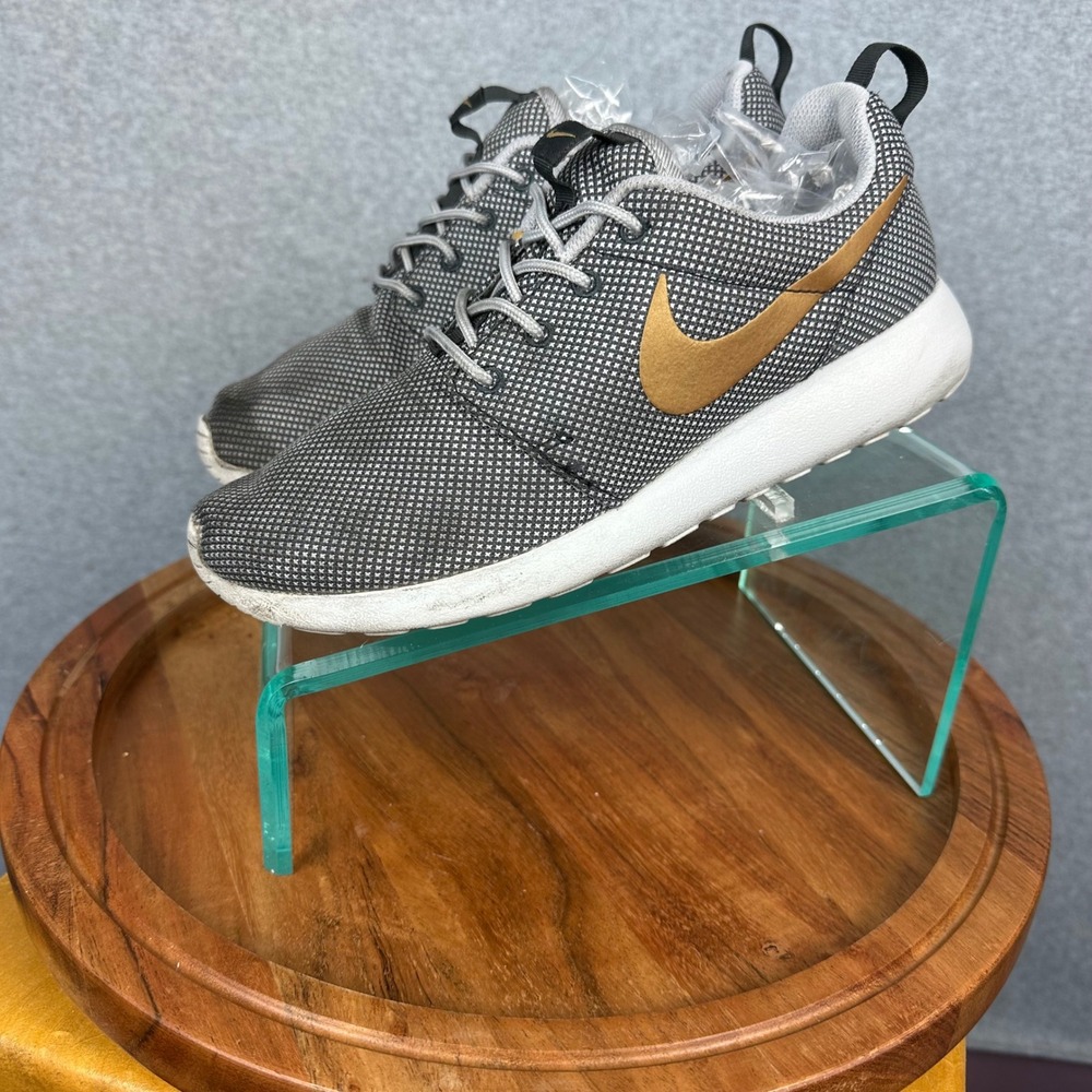 Nike Roshe One Print Wolf Grey Metallic Gold Sneakers 511882-070 Womens 7.5